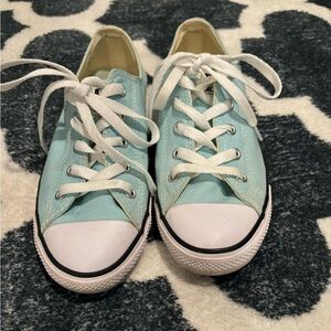 Converse women’s 8.5